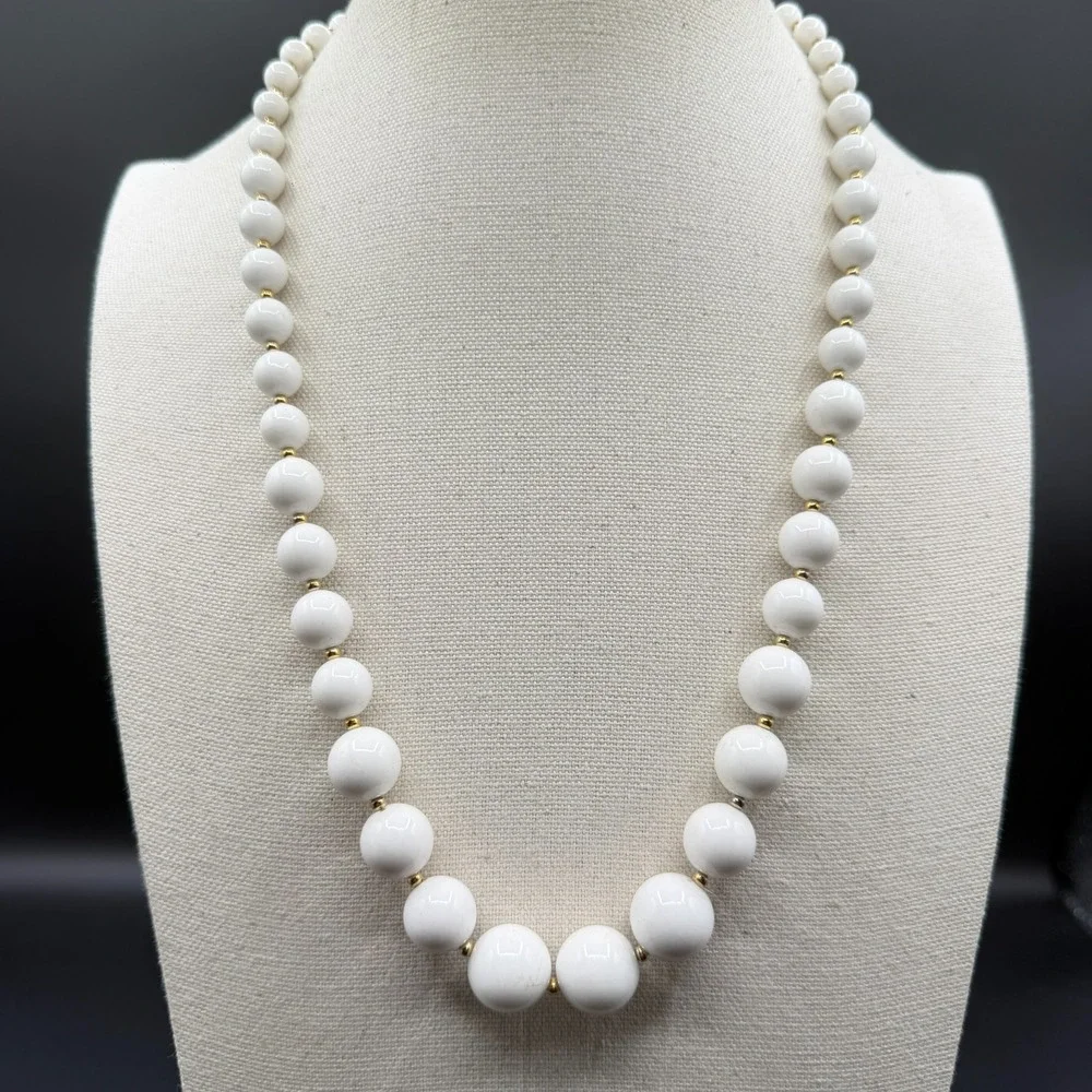 White Graduated Bead Necklace Gold Tone Spacers Chunky Classic Statement Jewelry